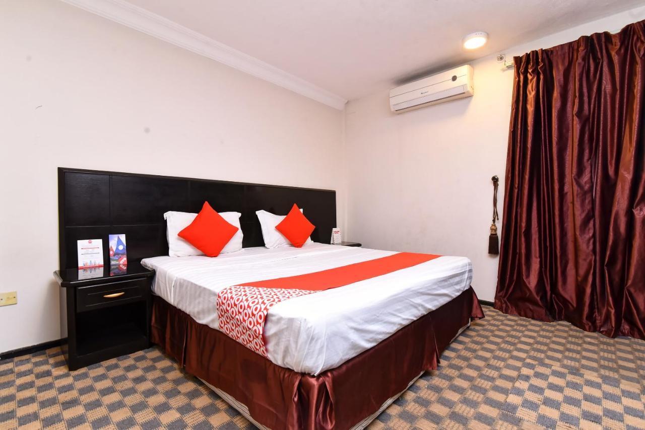 Oyo 411 Moon Hotel Даммам Экстерьер фото