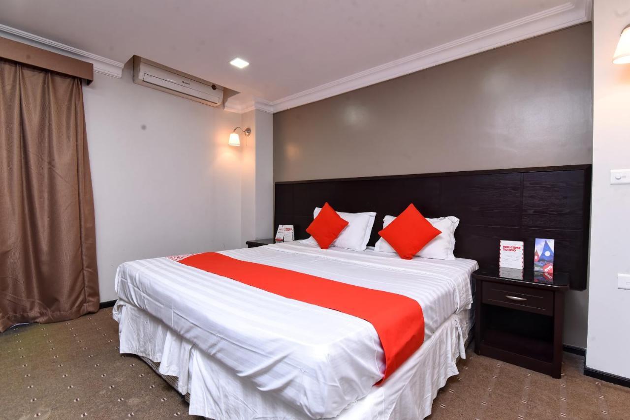 Oyo 411 Moon Hotel Даммам Экстерьер фото